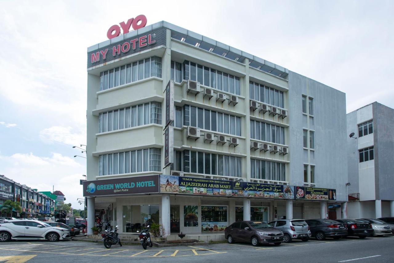 Oyo 89966 Green World Hotel @ Seri Putra Kajang Exterior foto