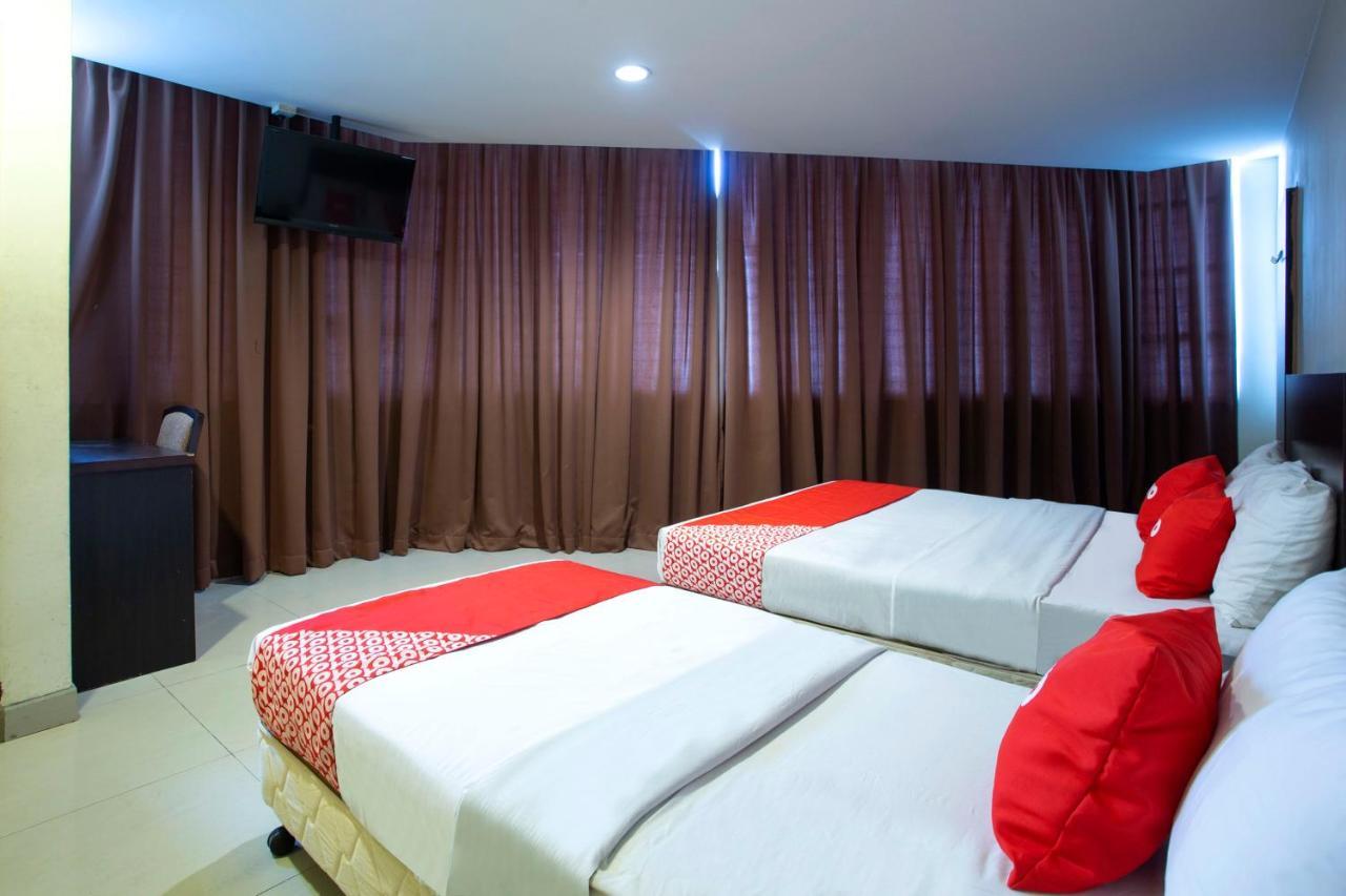Oyo 89966 Green World Hotel @ Seri Putra Kajang Exterior foto